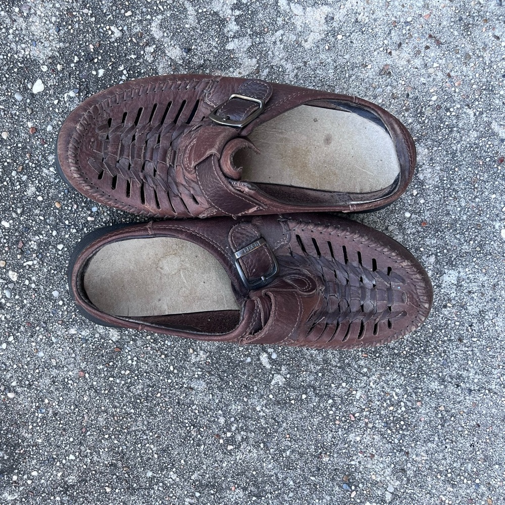 Brown leather loafers - perfect for a boho, hippie, or indie look.. 🌻
